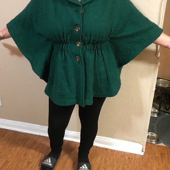 Cape coat - Picture 2 of 7